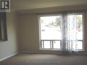 25 Stone Ct in Toronto, ON - Building Photo - Building Photo