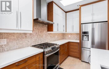 1050 Caven St in Mississauga, ON - Building Photo - Building Photo