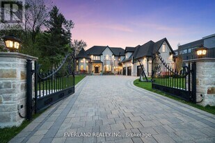 232 Duncan Rd in Richmond Hill, ON - Building Photo