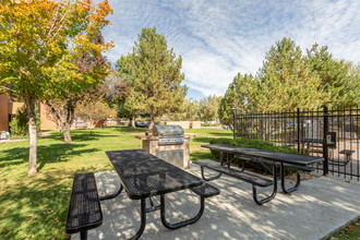 Glen Ridge Apartments in Longmont, CO - Building Photo - Building Photo