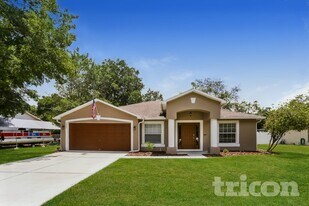 2020 Nobleton Ave in Spring Hill, FL - Building Photo