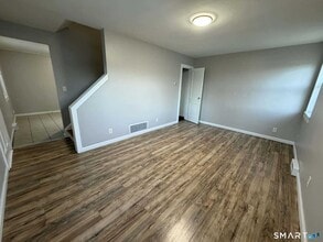 27 New Hampshire Dr in New Britain, CT - Building Photo - Building Photo