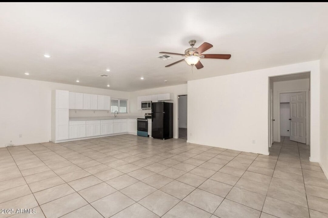 2828 E Chipman Rd, Unit 1 in Phoenix, AZ - Foto de edificio