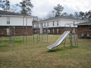 College Town Apartments in Hammond, LA - Foto de edificio - Building Photo