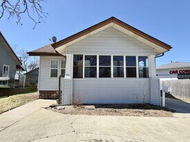 1212 Center Ave in Janesville, WI - Building Photo