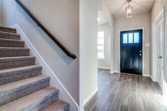 1125 W Yarrow Ave in Justin, TX - Building Photo - Building Photo