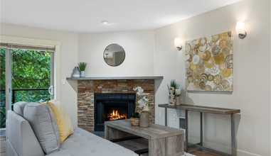 15155 NE 82nd St, Unit 103 in Redmond, WA - Foto de edificio - Building Photo