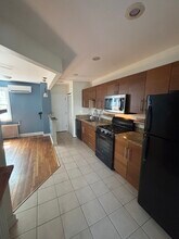 1917 D St NE in Washington, DC - Foto de edificio - Building Photo