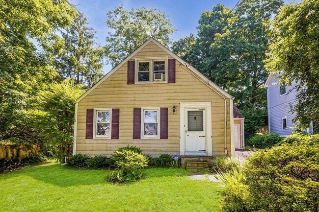 property at 11 Hillside Pl