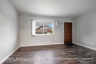 608 W Main St-Unit -6 in Winneconne, WI - Building Photo - Building Photo