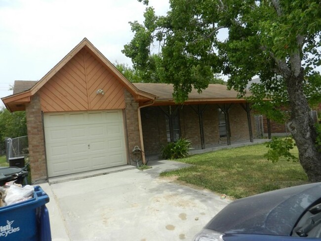 6213 Hartack Cir in Corpus Christi, TX - Foto de edificio - Building Photo