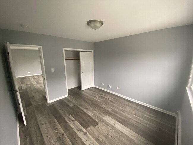 18 W Burlington Ave in Westmont, IL - Building Photo - Building Photo