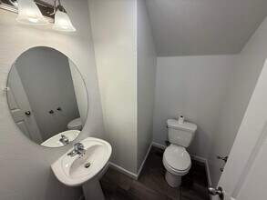 3753 Highpark Way in Clovis, CA - Building Photo - Building Photo