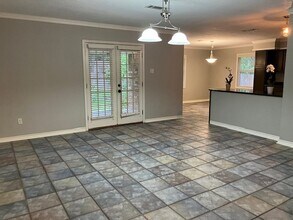 111 Shadylyn Dr in Conroe, TX - Building Photo - Building Photo