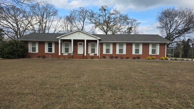 1151 Stark Rd in Jackson, GA - Building Photo - Building Photo