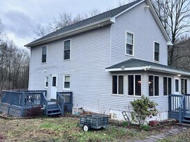 13 Herlings Rd in Wurtsboro, NY - Building Photo