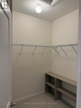 2 Kahshe Ln in Richmond Hill, ON - Building Photo - Building Photo