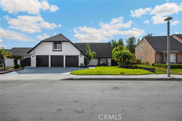 6191 Jacaranda Ln in Yorba Linda, CA - Building Photo