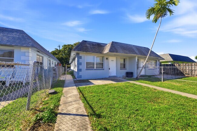 1439 NW 8th Ave in Fort Lauderdale, FL - Building Photo - Building Photo