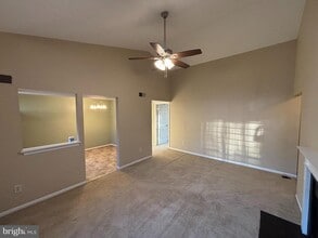 107 Prosperity Ave SE in Leesburg, VA - Building Photo - Building Photo