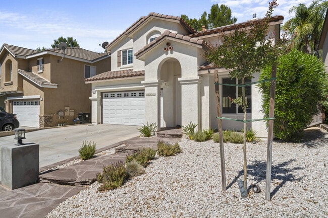 28511 Silverking Trail in Santa Clarita, CA - Building Photo - Building Photo