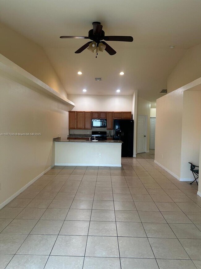 409 Nicholas Pkwy W in Cape Coral, FL - Building Photo - Building Photo