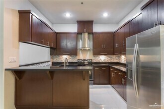 10 10th St in McAllen, TX - Building Photo - Building Photo