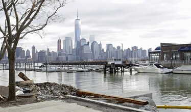 Waterside Square North in Jersey City, NJ - Building Photo - Building Photo