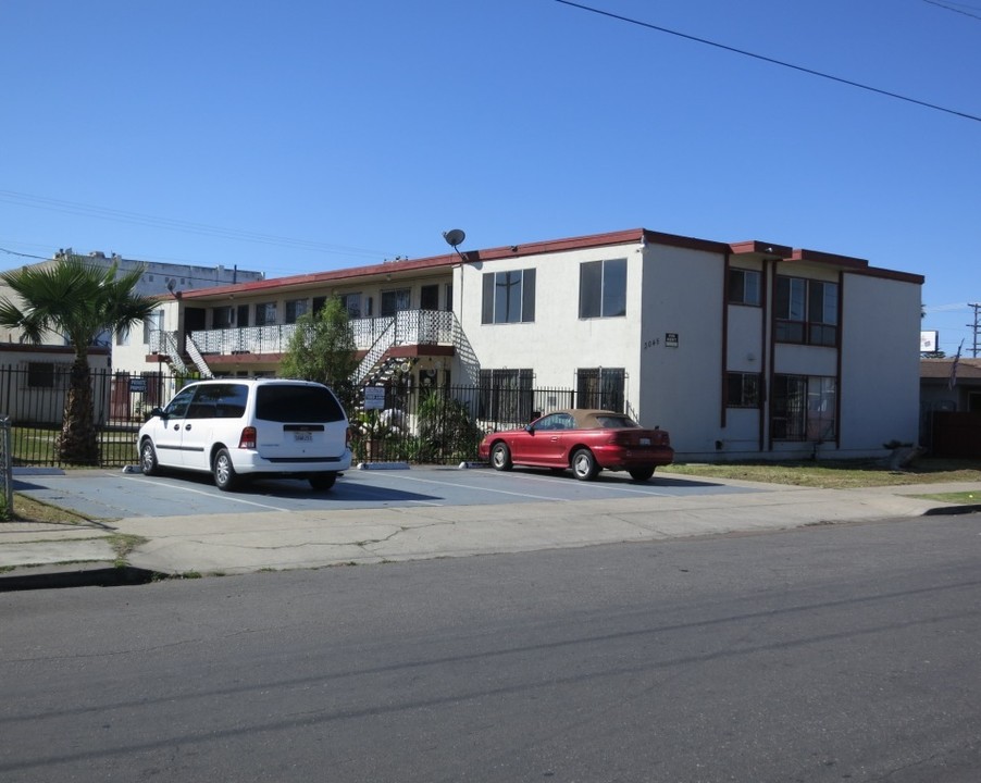 L Street Apartments in San Diego, CA - Foto de edificio