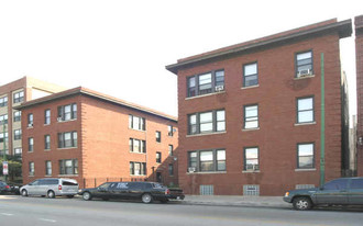 7417-7427 N Clark St Apartments