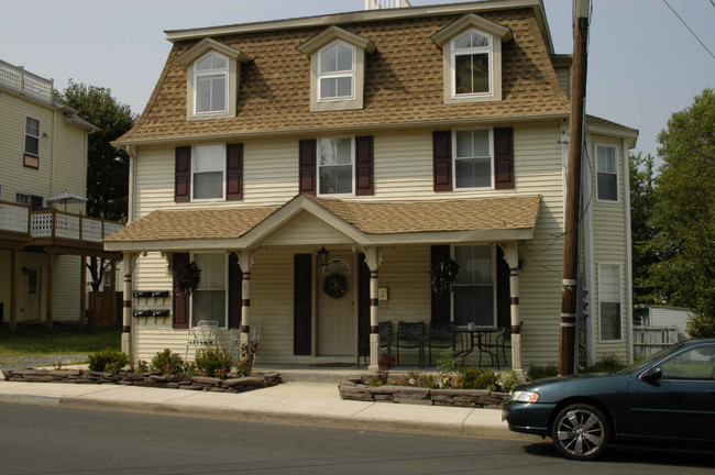 571 Otsego St in Havre De Grace, MD - Foto de edificio - Building Photo