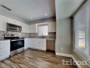 3677 Montclair Dr in Palm Harbor, FL - Building Photo - Building Photo