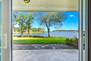 5201 Atlantic Blvd in Jacksonville, FL - Building Photo