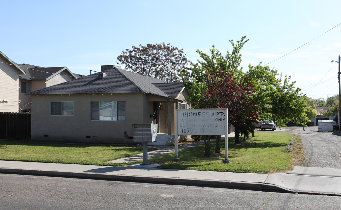 1074 Pioneer Ave in Turlock, CA - Building Photo