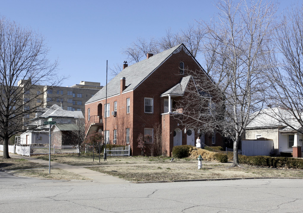 821-823 S Dewey Ave in Bartlesville, OK - Building Photo