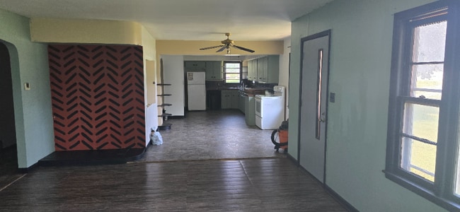 2061 Hunter Trail in Corning, IA - Building Photo - Building Photo