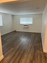 1911 Wildwood Way in Roseville, CA - Building Photo - Building Photo