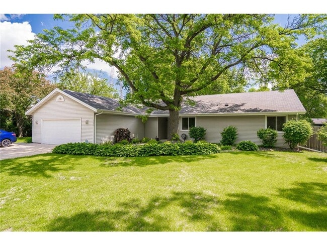 property at 3620 Saratoga Ln N