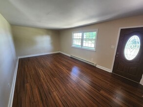 15475 Oak Rd in Waynesboro, PA - Building Photo - Building Photo