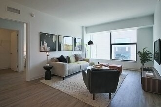 815 W Van Buren St in Chicago, IL - Building Photo - Building Photo