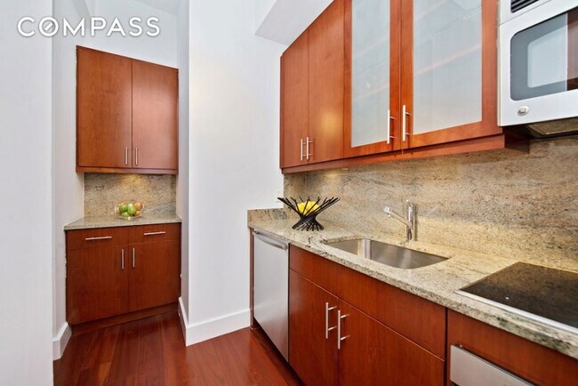 80 John St, Unit 14A in New York, NY - Building Photo - Building Photo