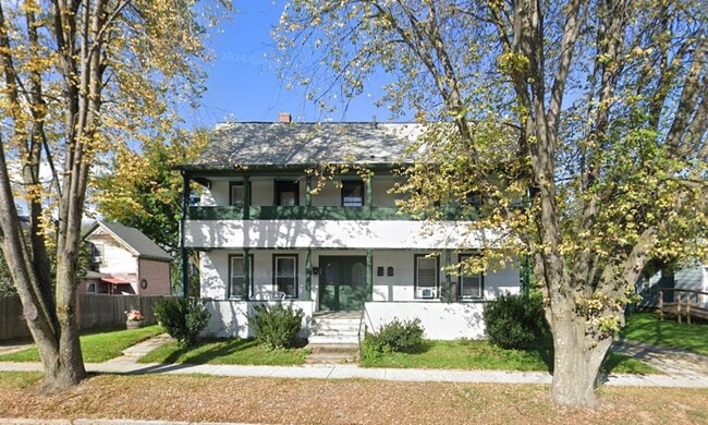 122 Marlboro St, Unit 1B in Keene, NH - Building Photo - Building Photo