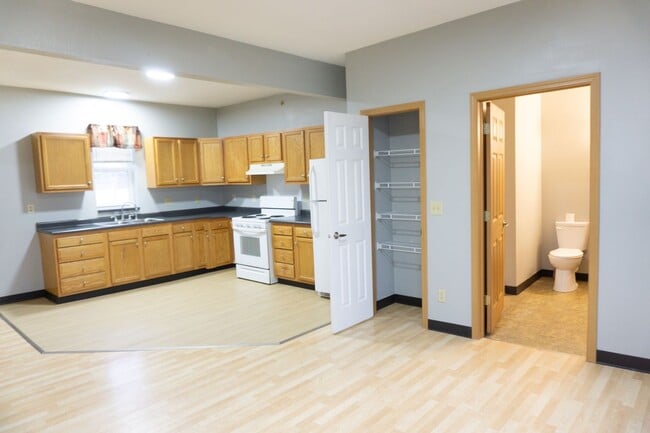 501 N Marquette St in Davenport, IA - Building Photo - Building Photo