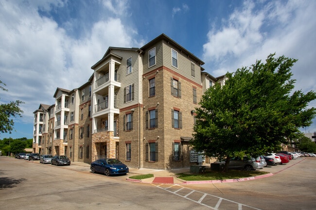 Maverick Place