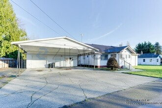 351 Blake St in Enumclaw, WA - Building Photo - Building Photo