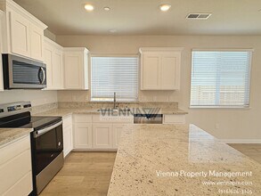 7017 El Cerrito Wy in Roseville, CA - Building Photo - Building Photo