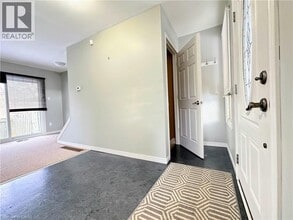 11 Norman Ln in Cambridge, ON - Building Photo - Building Photo