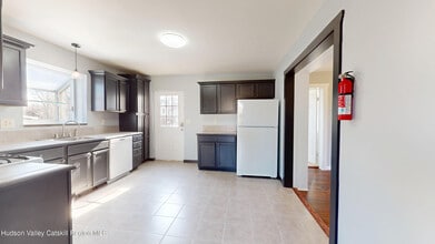 16 Bailey St in Coxsackie, NY - Building Photo - Building Photo
