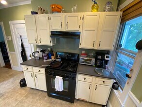 5 Oswald St, Unit 2 in Boston, MA - Building Photo - Building Photo