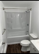 111 Hall St in Leominster, MA - Building Photo - Building Photo